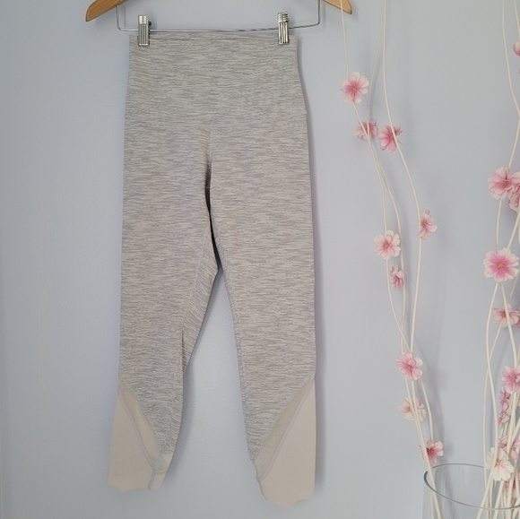 LULULEMON Wunder Under Crop II (Special Ed… - Picture 4 of 13